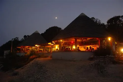 camping-naturiste-les-eucalyptus-linguizzetta-u4hab