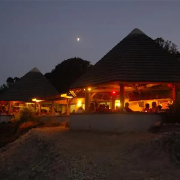 camping-naturiste-les-eucalyptus-linguizzetta-u4hab