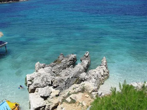 albania-ksamil-caravan-camping-ksamil-txyod