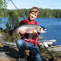 camping-fyrvpplingen-fiskecamp-stora-karbol-q91ry