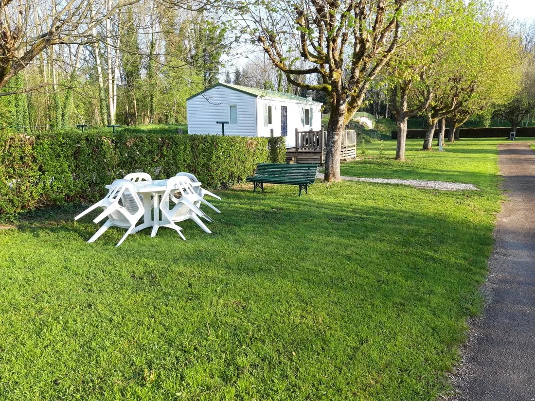 camping-municipal-le-moulin-jacquot-accolay-ihu9x