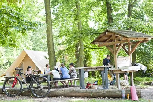 huttopia-versailles-versailles-hytni