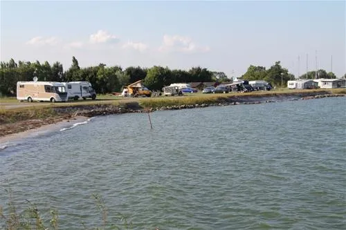 camping-jachthaven-uitdam-uitdam-tri4z