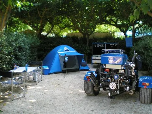 campsite-ramnous-marathonschinias-jhdrg