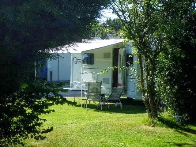 camping-les-cerisiers-guillac-josselin-0alkx