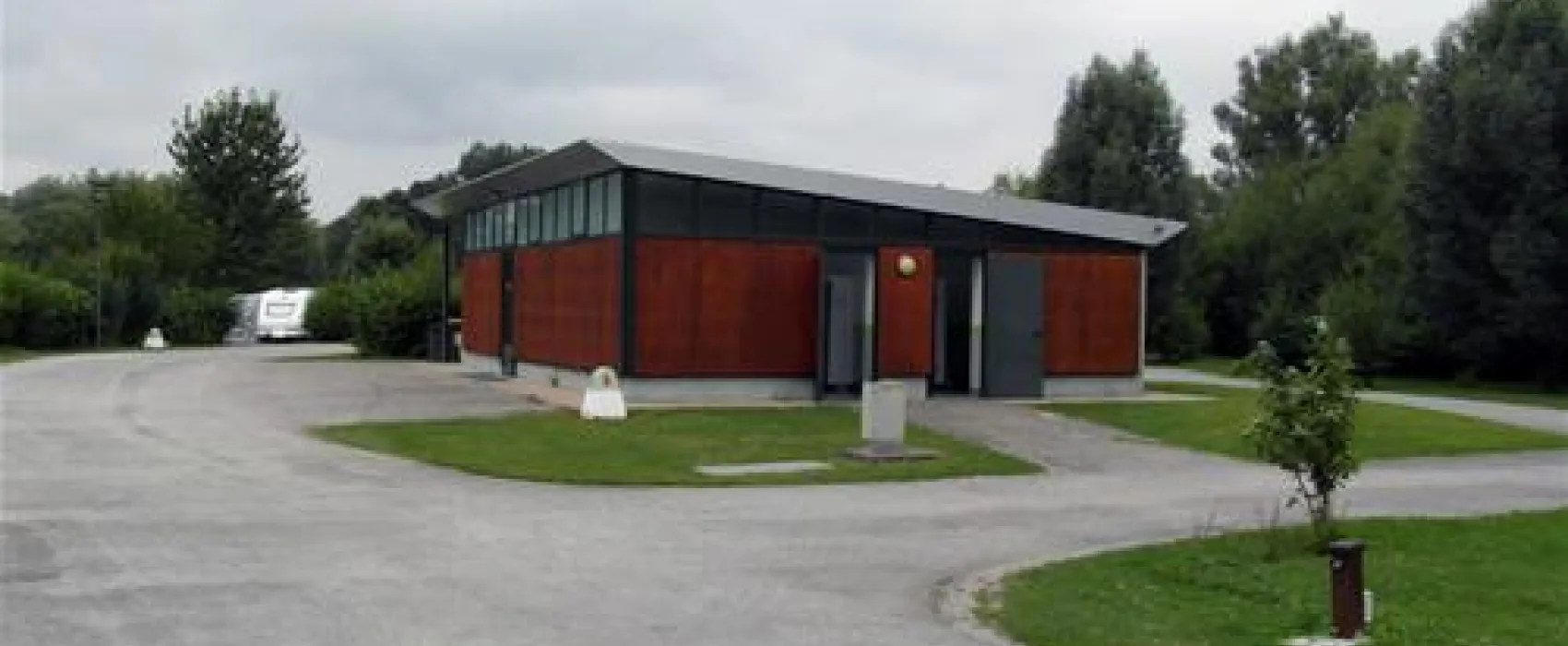 Camping Parc Des Cygnes  