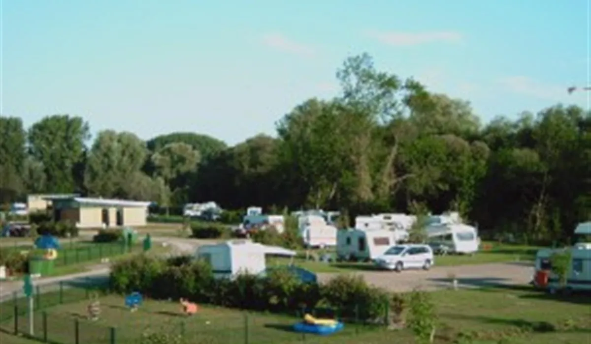 camping-parc-des-cygnes-amiens-jx5eq