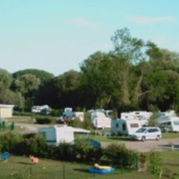 Camping Parc Des Cygnes  