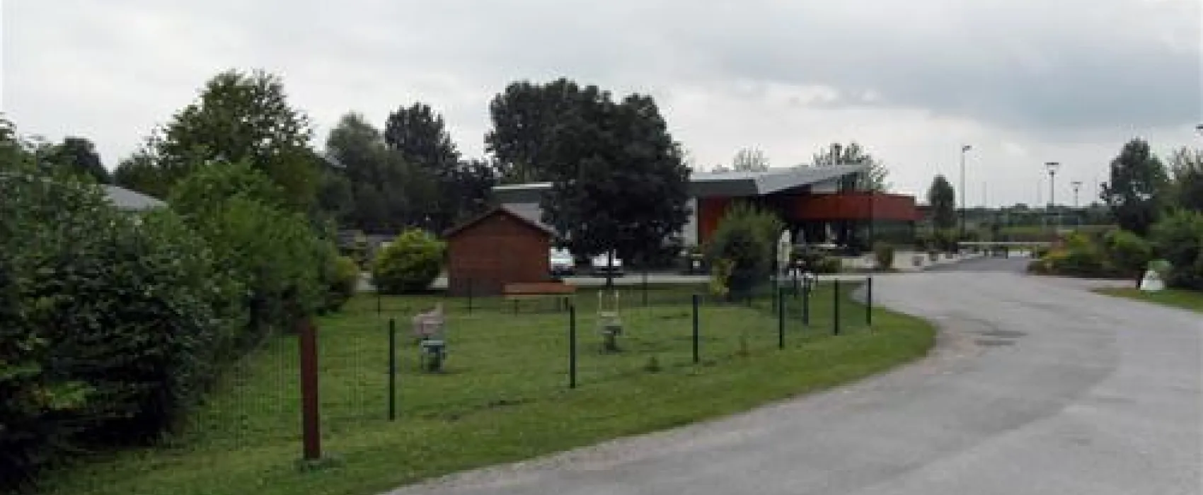 Camping Parc Des Cygnes  
