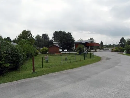 camping-parc-des-cygnes-amiens-lzorz