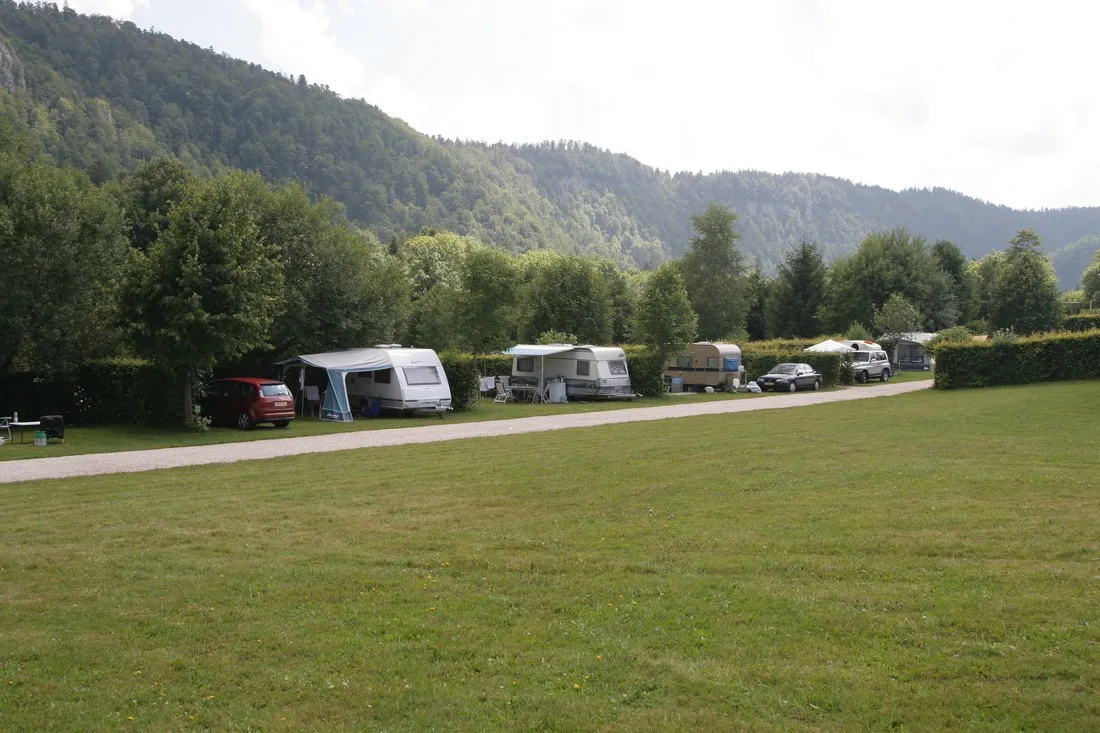 camping-labbaye-jura-v1ndp