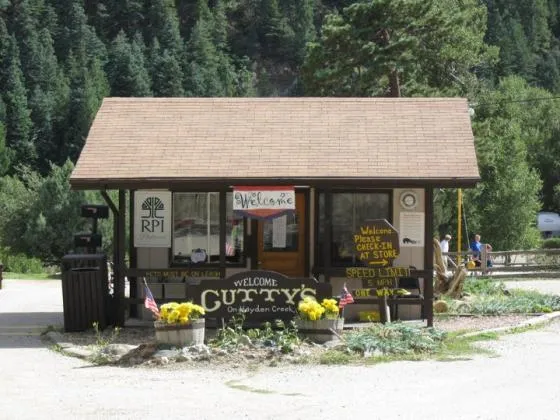 cuttys-hayden-creek-resort-coaldale-tyxpp