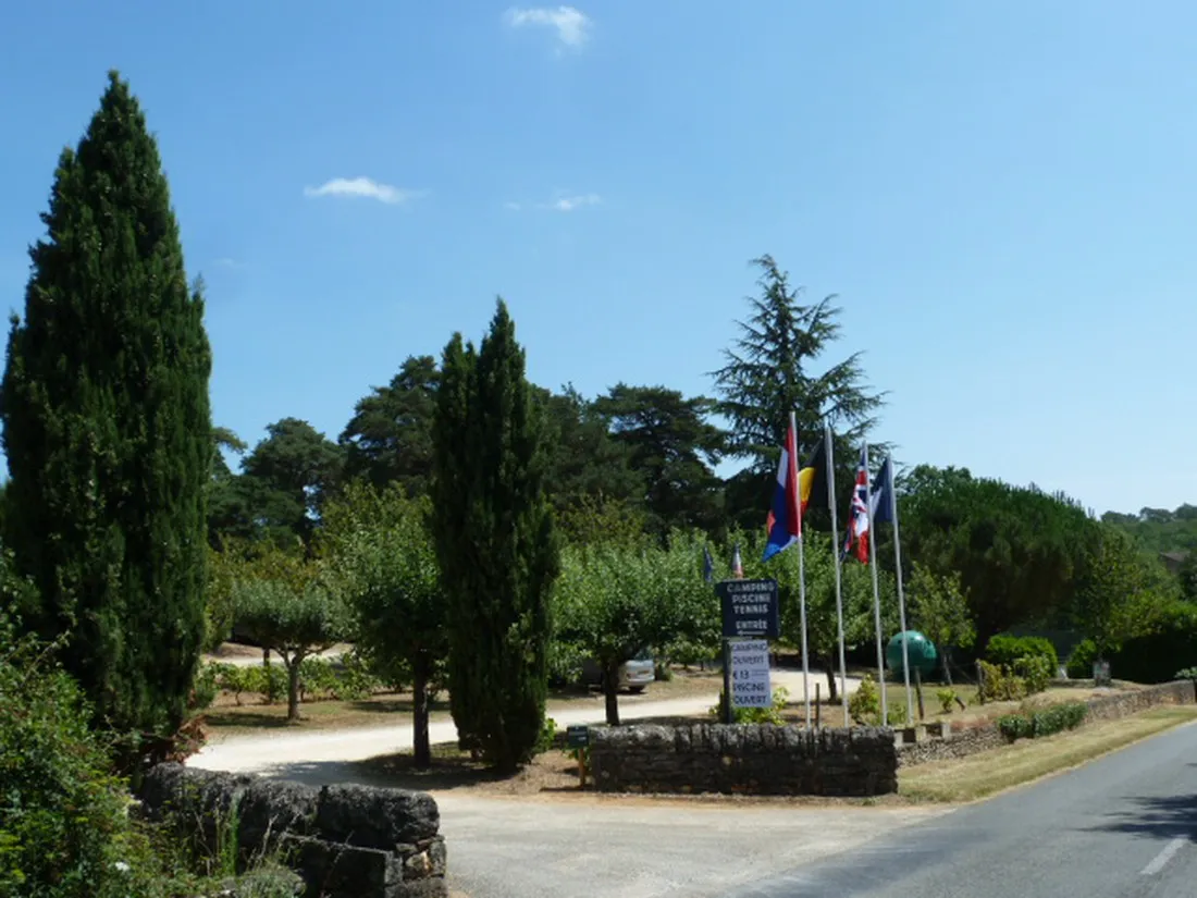 la-pinede-goujounac-j5kbn