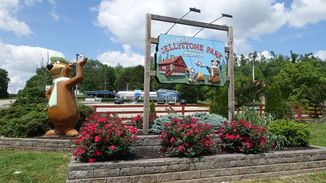 jellystone-park-camp-resort-mammoth-cave-cave-city-xe0wi
