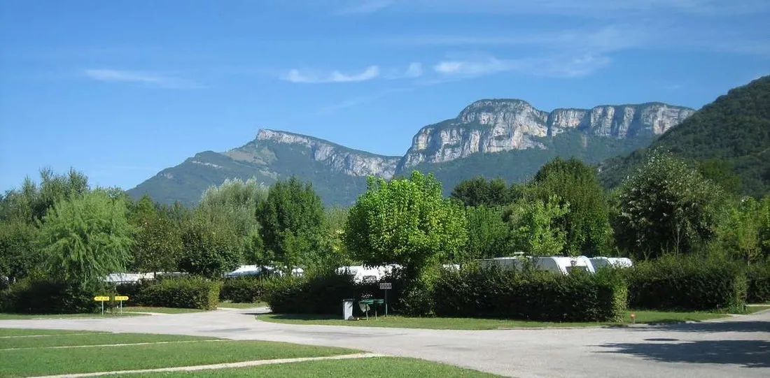 municipal-le-savoy-challes-les-eaux-qeqhu