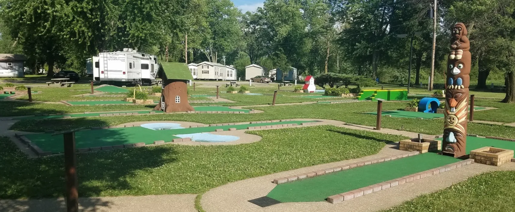 Sunset Lakes Resort