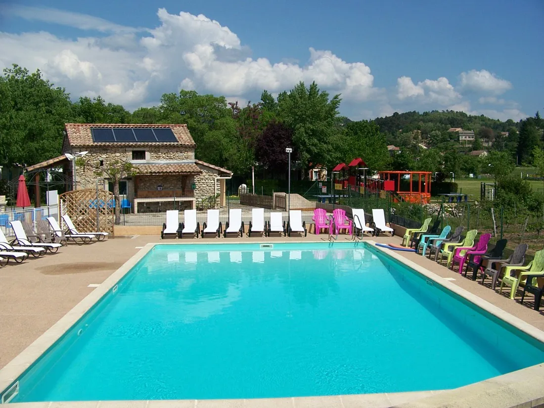 les-hortensias-joyeuse-ardeche-tn66q