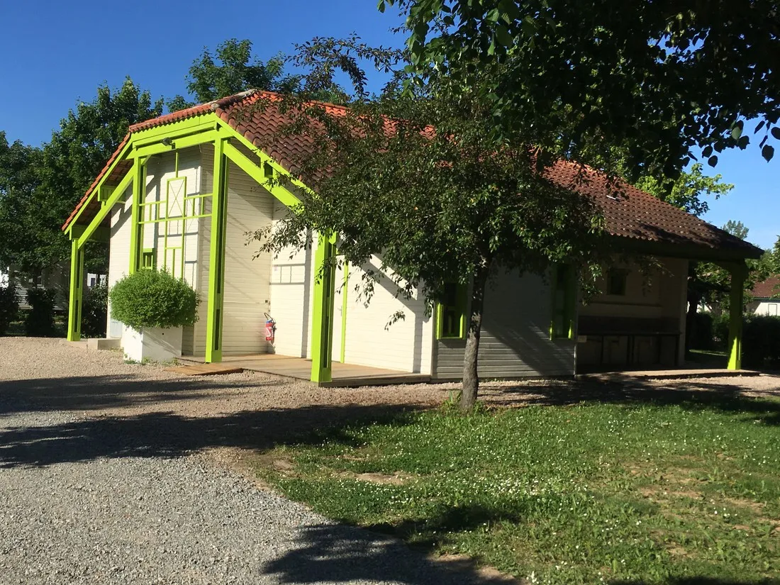les-pommiers-daigueleze-rivieres-bt3d7