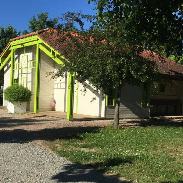 les-pommiers-daigueleze-rivieres-bt3d7
