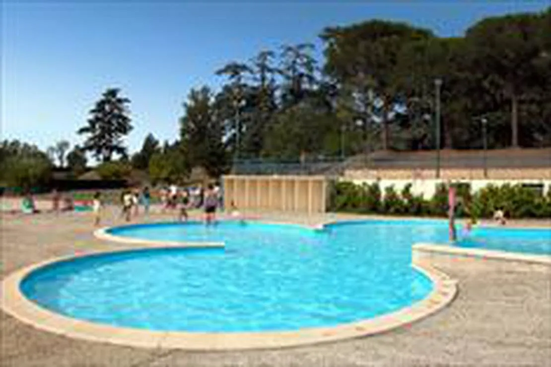 camping-du-chateau-dallot-boe-l7z36