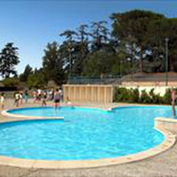 camping-du-chateau-dallot-boe-l7z36