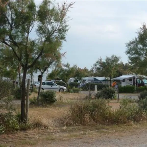 camping-lvl-les-ayguades-gruissan-vdnq5