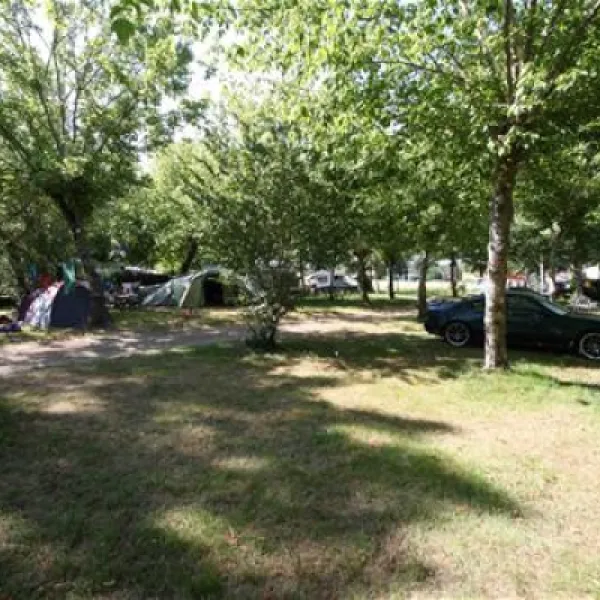 camping-le-vieux-moulin-saint-julien-en-born-amb6b