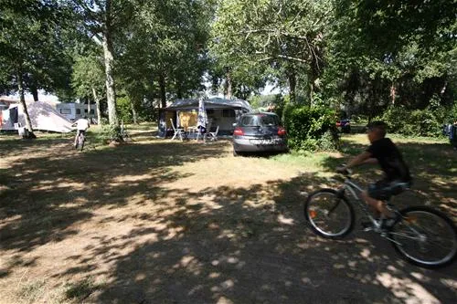 camping-le-vieux-moulin-saint-julien-en-born-menqq