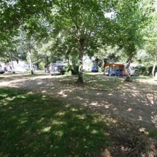 camping-le-vieux-moulin-saint-julien-en-born-oy0db