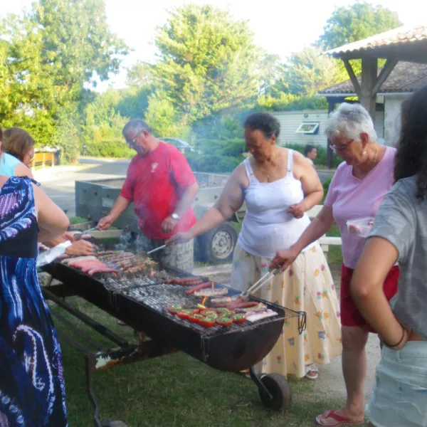 camping-fleurs-des-champs-arces-sur-gironde-9bfmu