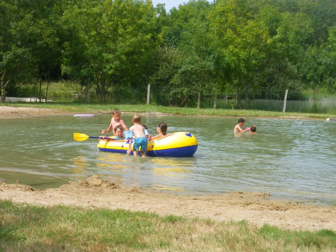 camping-fleurs-des-champs-arces-sur-gironde-em1tm