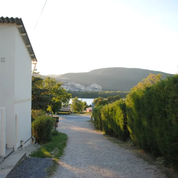 camping-floral-drme-8tgvh