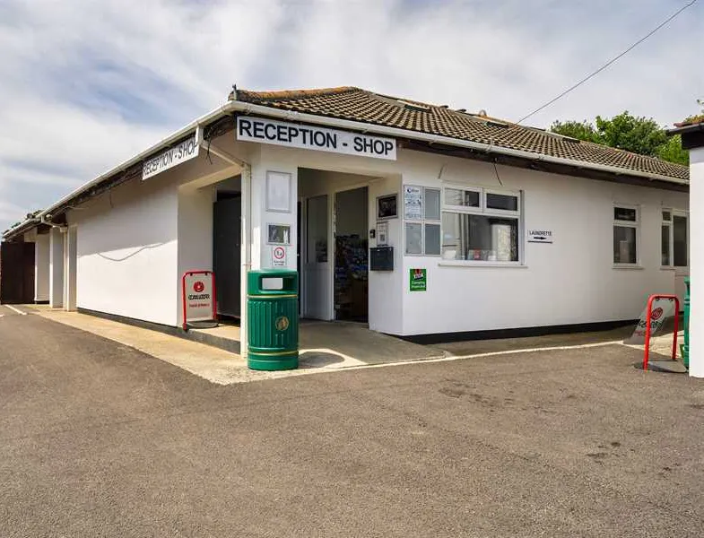 calloose-caravan-park-leedstown-1hg01