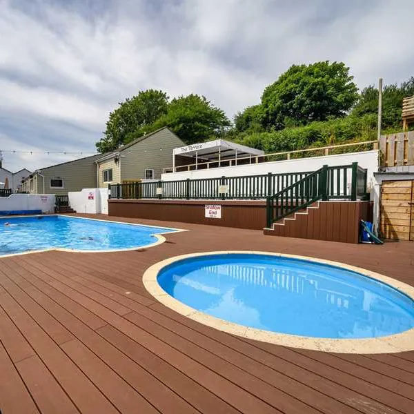 calloose-caravan-park-leedstown-5wyhk