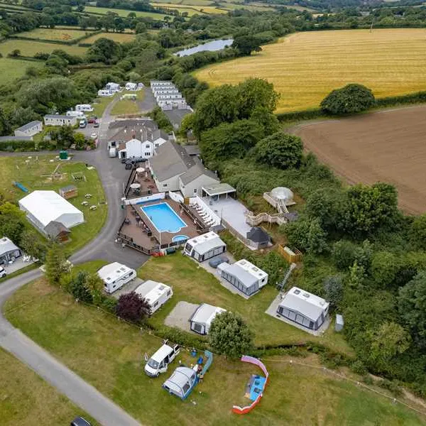 calloose-caravan-park-leedstown-hzjbi