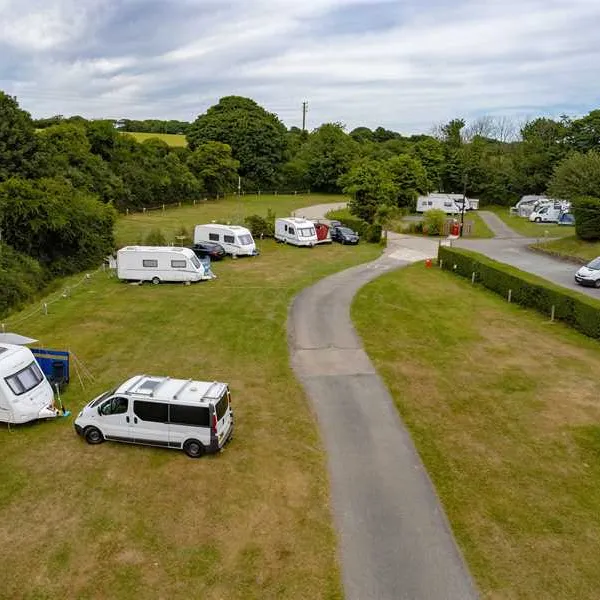 calloose-caravan-park-leedstown-rp7bw