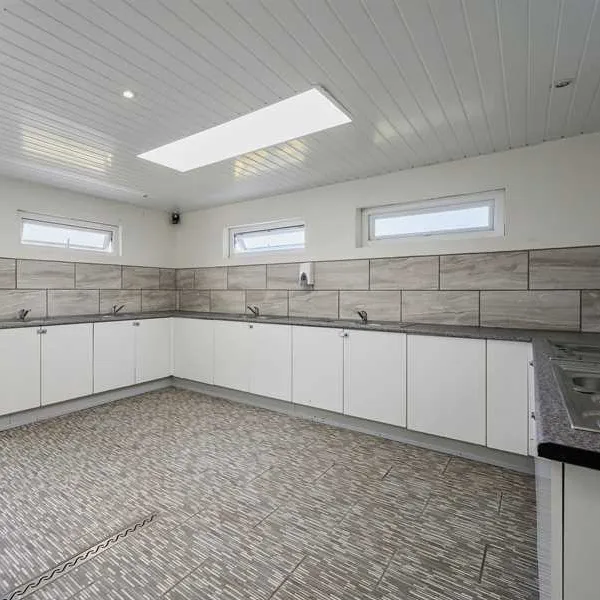 calloose-caravan-park-leedstown-ufad8