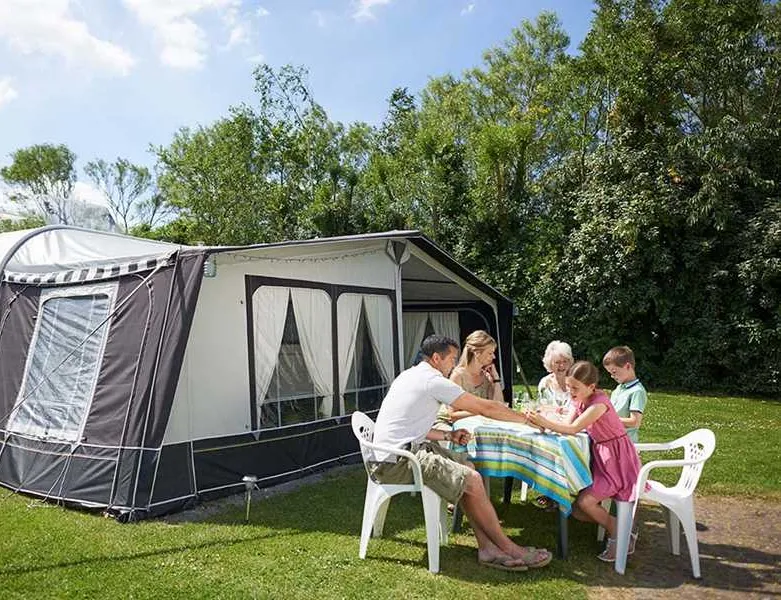 burnhamonsea-holiday-village-burnhamonsea-vnusi