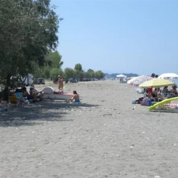 camping-pefki-1b6wv