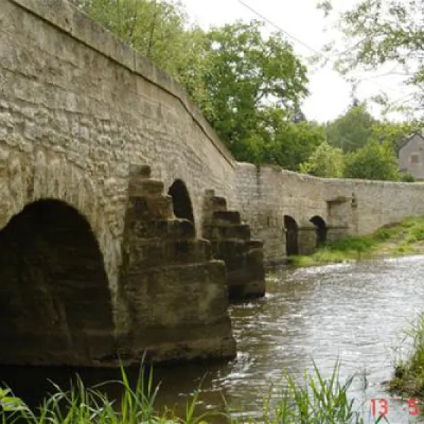 camping-municipal-de-la-clochette-salornay-sur-guye-x3ejy
