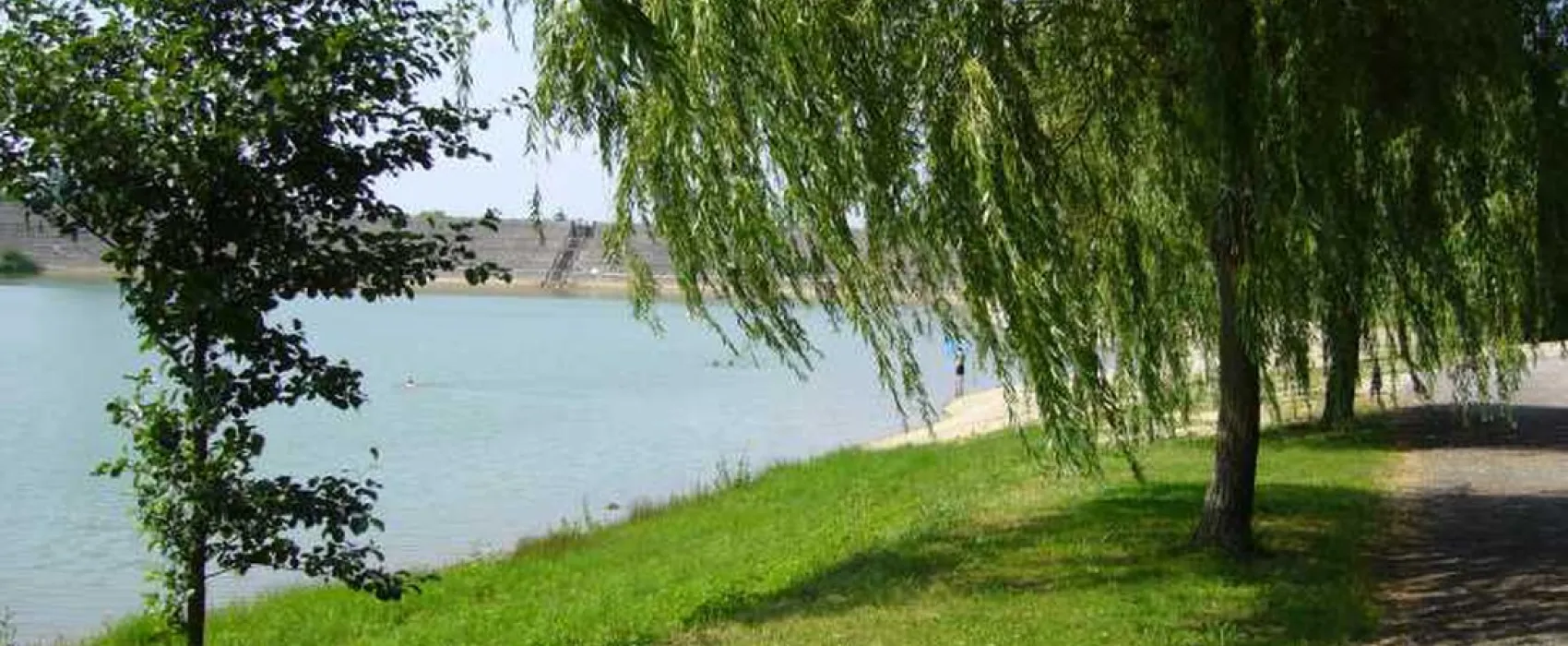 Camping Municipal De Digue Des Lescheres