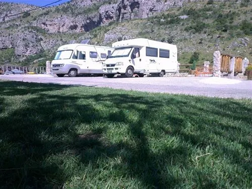 camping-izvorhostel-izvor-podgorica-rxm0o