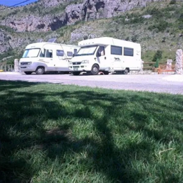 camping-izvorhostel-izvor-podgorica-rxm0o