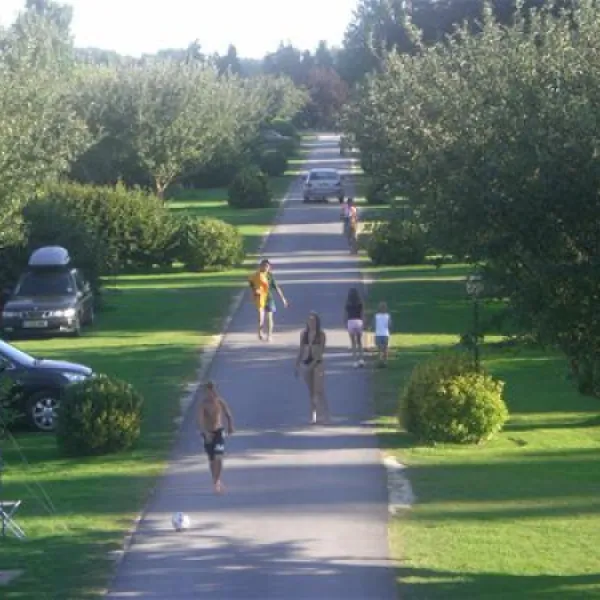 caravaning-des-4-vents-crvecoeur-en-brie-nglht