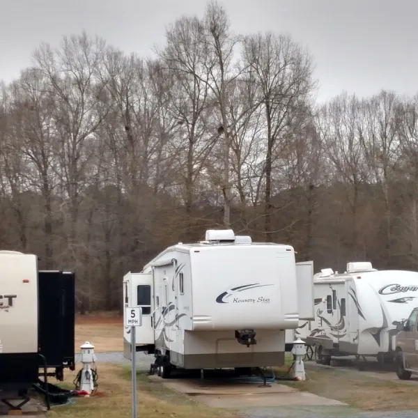 Benchmark Coach & RV Park