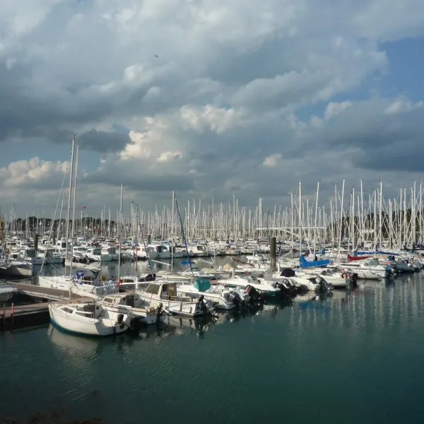 camping-la-baie-la-trinite-sur-mer-af88v