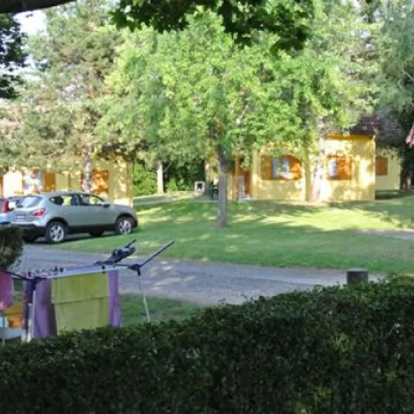 camping-et-villagechalets-du-breuil-bourbon-lancy-af2us