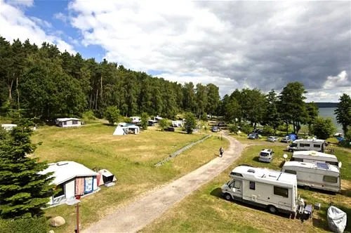 camping-am-bauernhof-feldberger-seenlandschaft-grqf6
