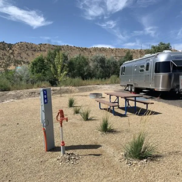 castle-gate-rv-park-campground-helper-b53tz