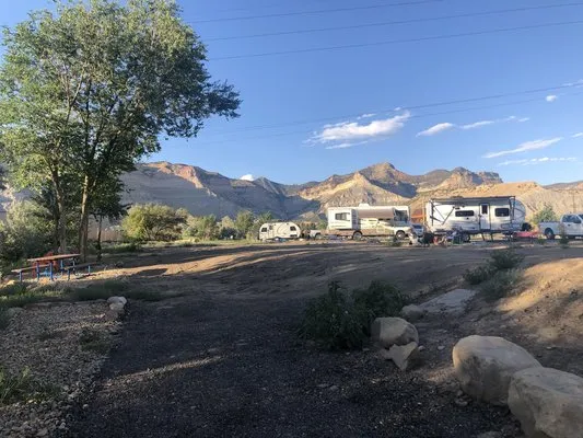 castle-gate-rv-park-campground-helper-r2fbf